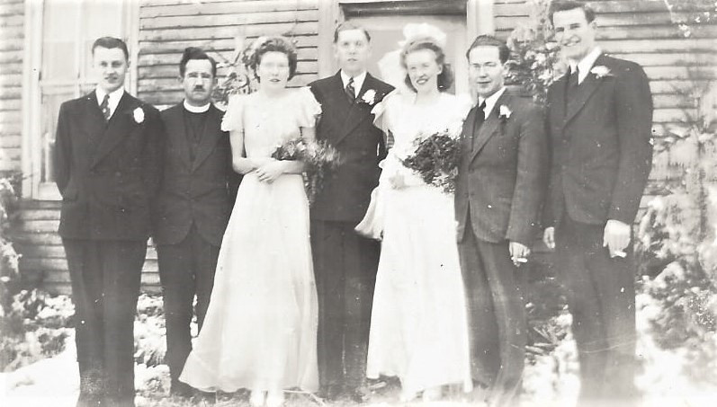 Wedding of Elva Ione Sweet and Grayson Simpson, 1943
