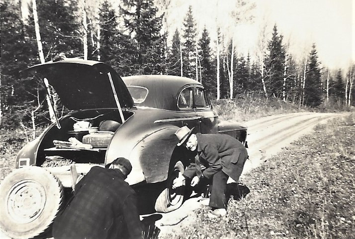 Flat-Tire-Convoy-to-Burnthill-abt.-1941-Fred-McBrine-and-Floyd-Bishop