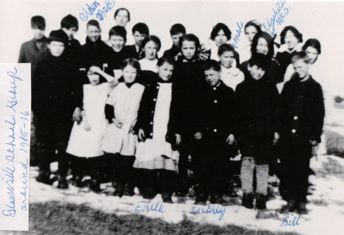 Kenneth-RutherGlen School Group c.1916