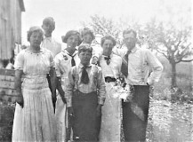 James Lovely and Elva Etta Bell Lovely Family. Children Jennie , Bill, Annie, Georgie, Arleigh. Norris is missing.