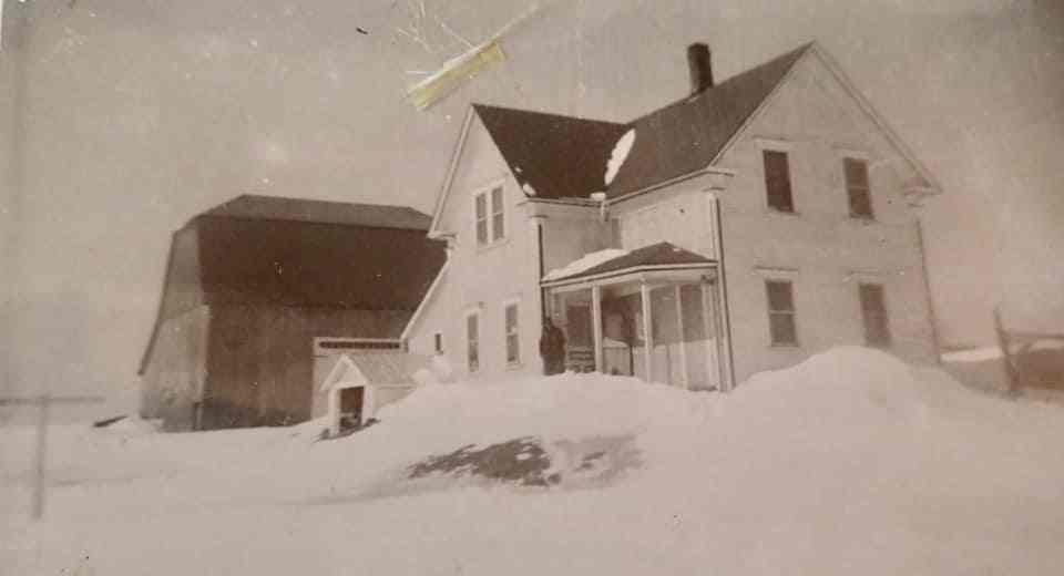 Spence-farm-in-winter-c.1920s